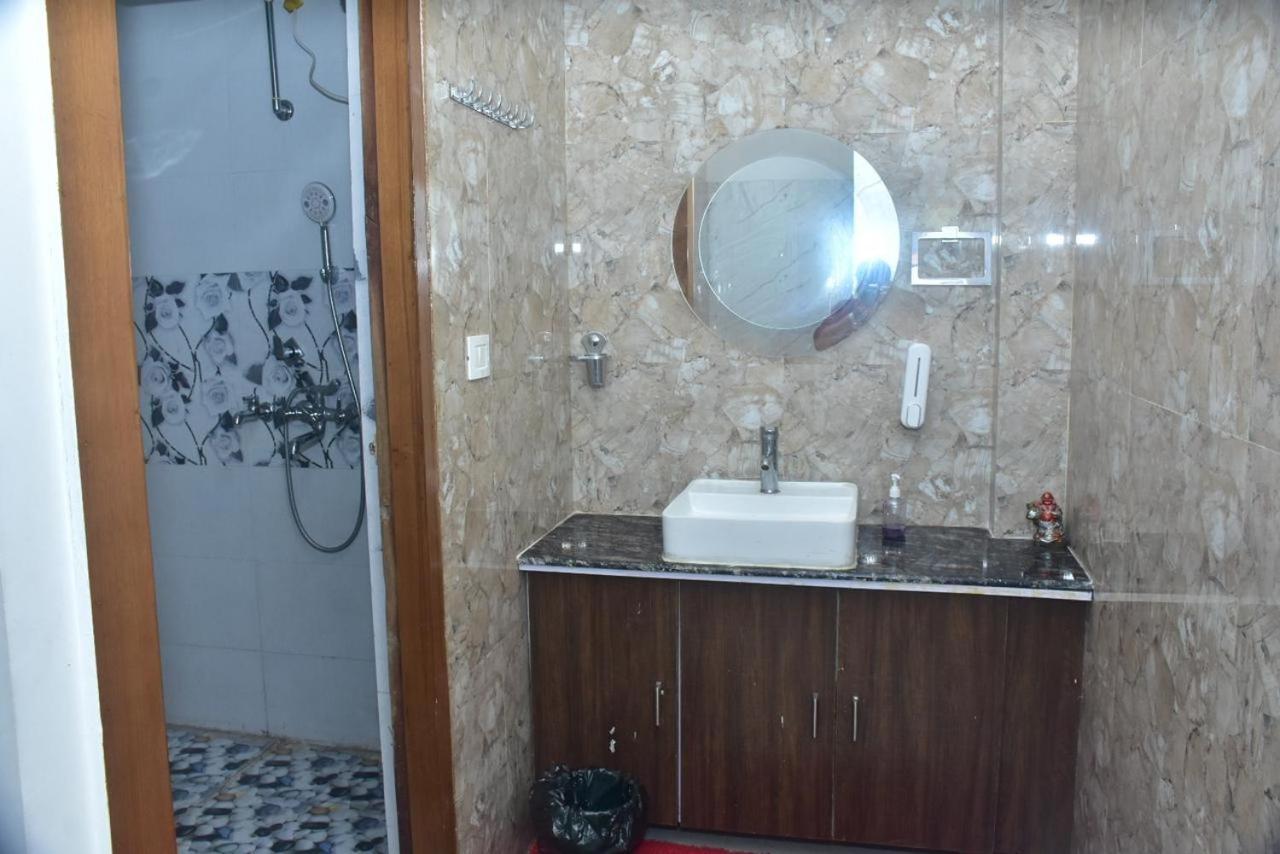 Shreshth Home Stay - Best Family Accommodation - 3Km From Har Ki Pauri, Haridwar, Uttarakhand Eksteriør bilde