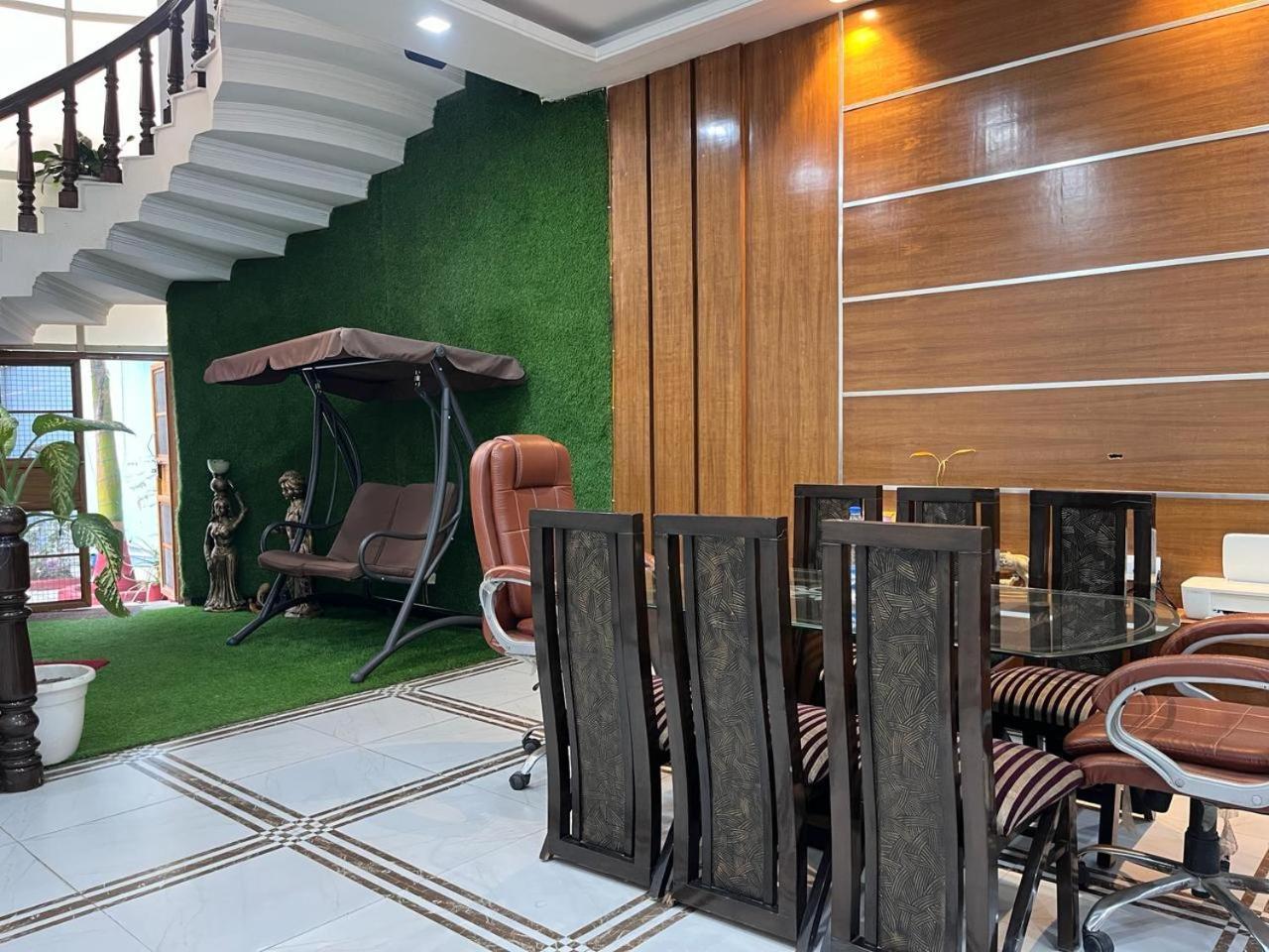Shreshth Home Stay - Best Family Accommodation - 3Km From Har Ki Pauri, Haridwar, Uttarakhand Eksteriør bilde