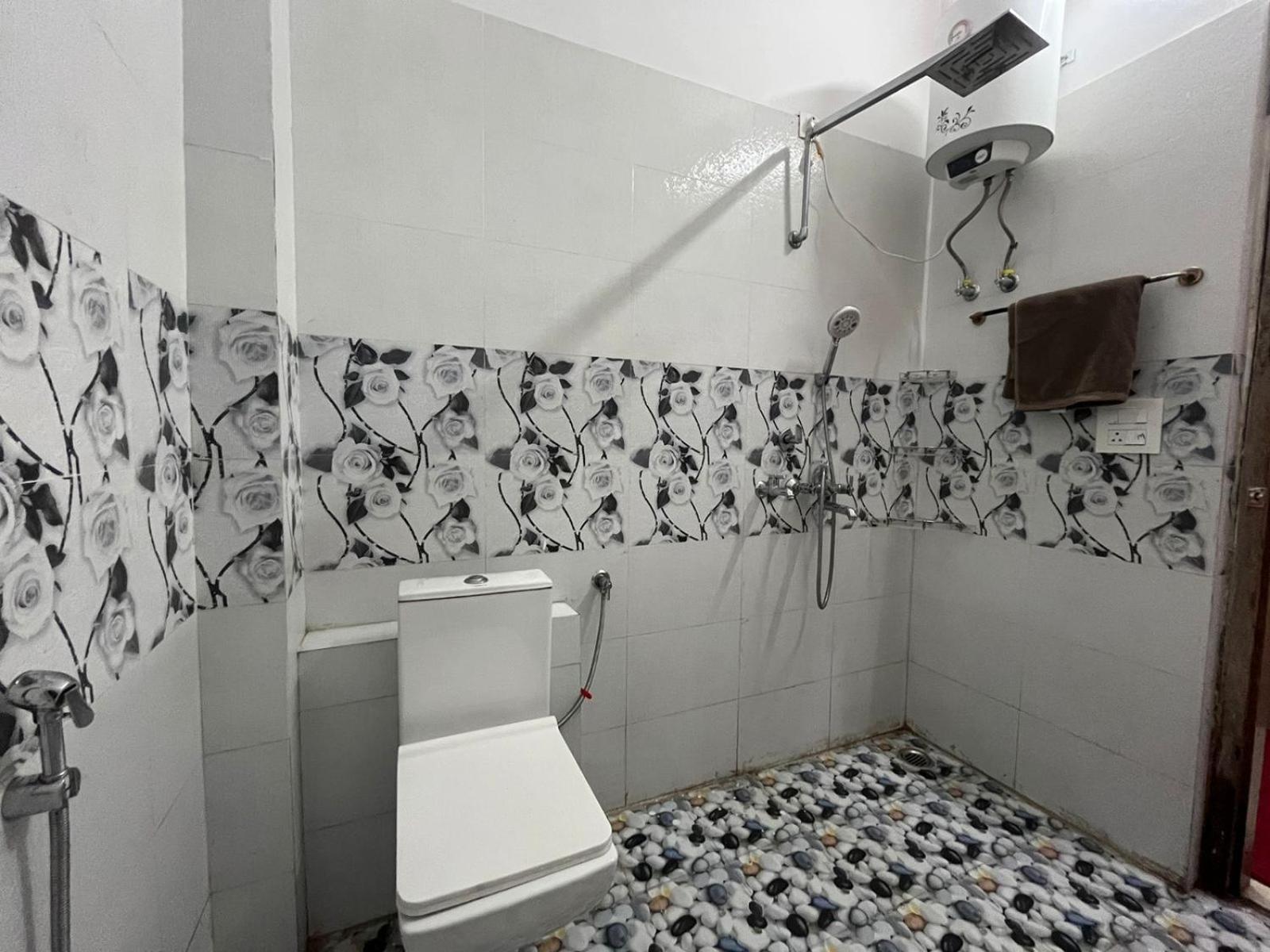 Shreshth Home Stay - Best Family Accommodation - 3Km From Har Ki Pauri, Haridwar, Uttarakhand Eksteriør bilde