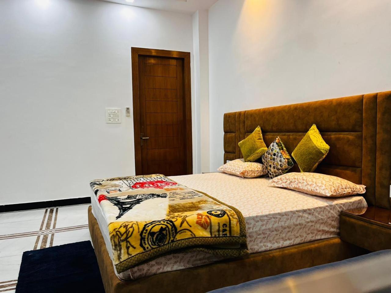 Shreshth Home Stay - Best Family Accommodation - 3Km From Har Ki Pauri, Haridwar, Uttarakhand Eksteriør bilde