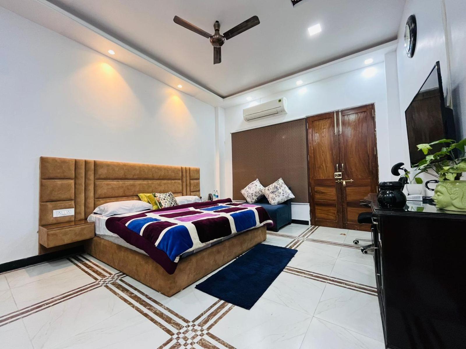 Shreshth Home Stay - Best Family Accommodation - 3Km From Har Ki Pauri, Haridwar, Uttarakhand Eksteriør bilde