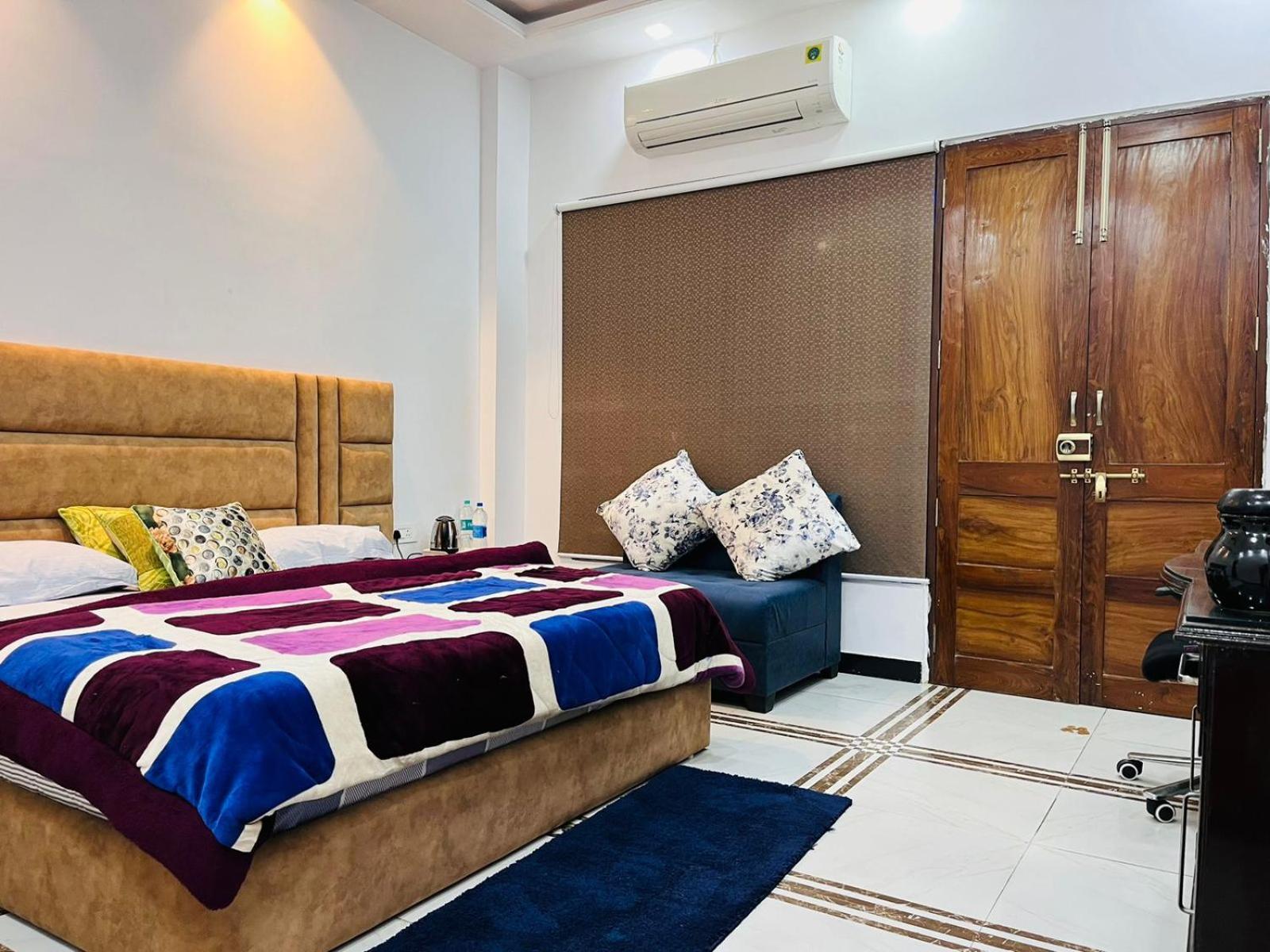 Shreshth Home Stay - Best Family Accommodation - 3Km From Har Ki Pauri, Haridwar, Uttarakhand Eksteriør bilde