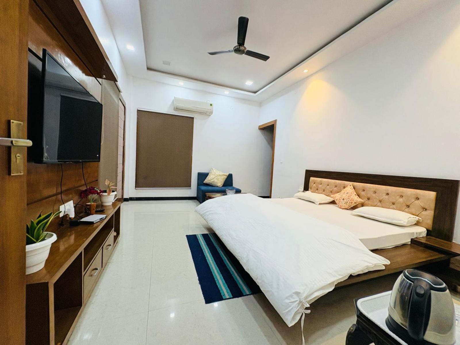 Shreshth Home Stay - Best Family Accommodation - 3Km From Har Ki Pauri, Haridwar, Uttarakhand Eksteriør bilde
