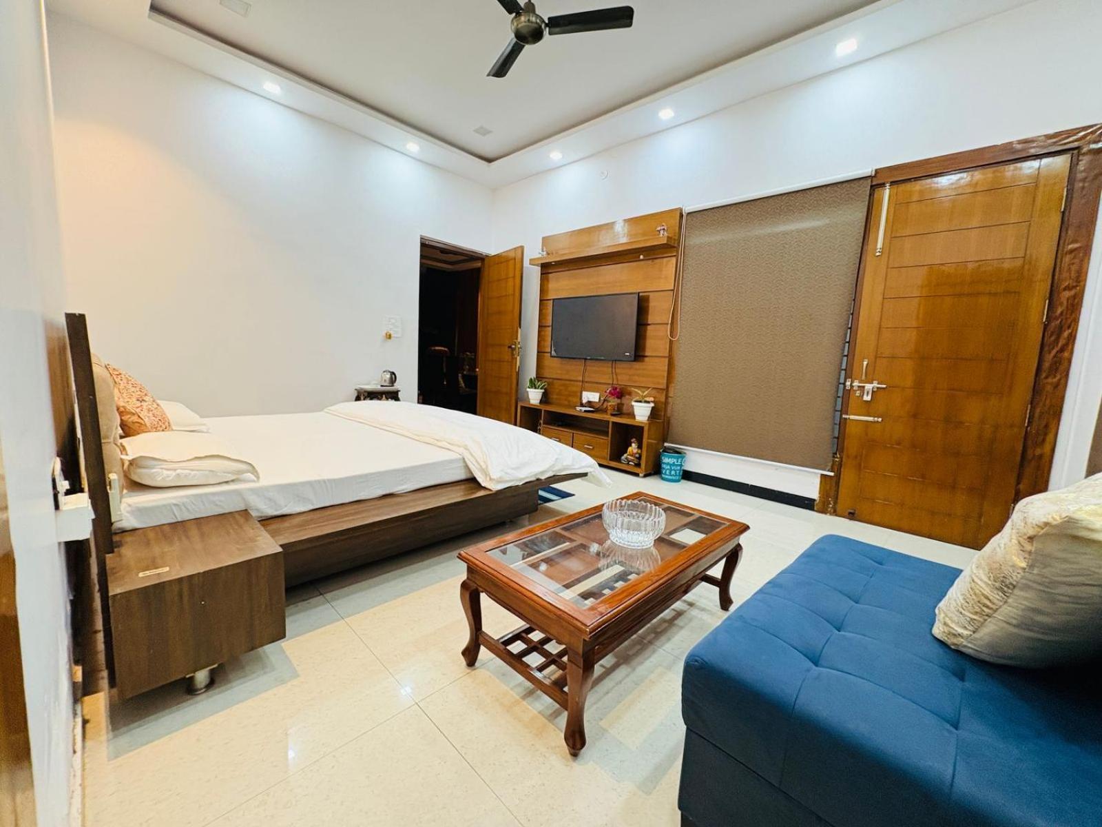 Shreshth Home Stay - Best Family Accommodation - 3Km From Har Ki Pauri, Haridwar, Uttarakhand Eksteriør bilde