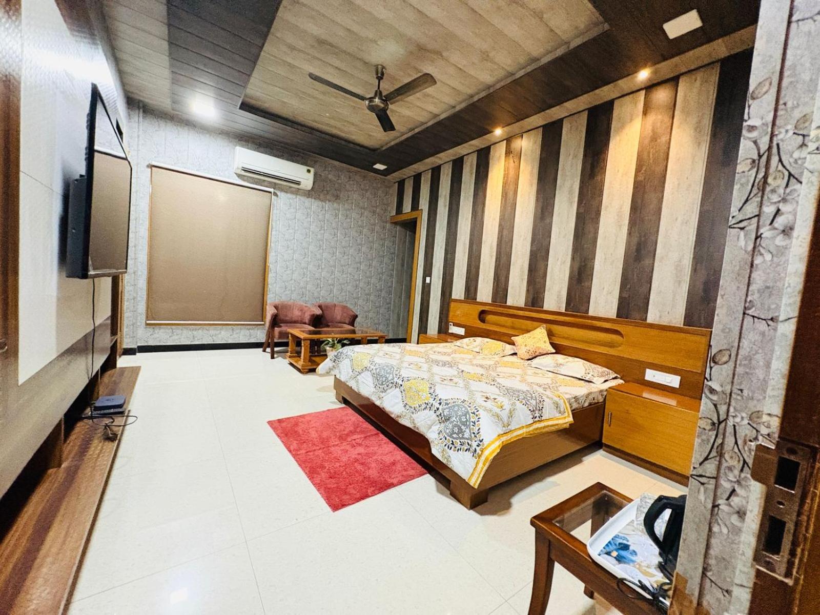 Shreshth Home Stay - Best Family Accommodation - 3Km From Har Ki Pauri, Haridwar, Uttarakhand Eksteriør bilde